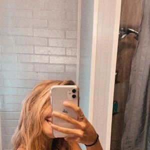 Meet your Posher, Liana